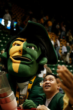 George Mason Alum., Former George Mason Cheerleader. I'm a fan of the Capitals, Redskins, Nationals, and GMU Bball