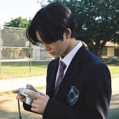 One of prodigy from TNX.
Melts everyone's heart while sing and trap anyone who stares at him with just one smile, Hyunsoo the Jang (장현수) unbeatable since 2003.