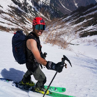 山の風景が大好きで長野県に移住。登山とスキーが大好きな山岳カメラマン。家族と山とカメラと旅行をこよなく愛していています
使用カメラはNikonのZ5
写真はフリー素材サイト（ぱくたそ）でフリー素材になってます。

ポートフォリオ作りました
https://t.co/DVyD1WtmY3