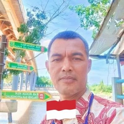 Ikut nimbrung dan berbicara tentang apa yang terjadi, sembari mengajari diri sendiri.