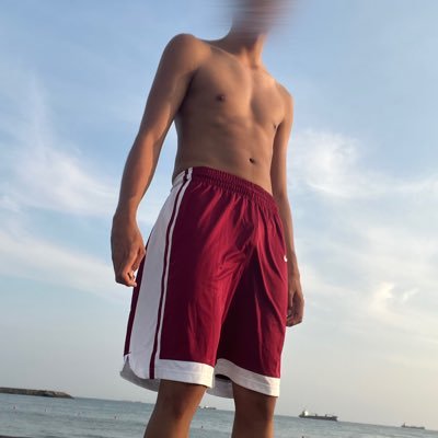 184/80/25, 16/5/不分，🏊🏃🏋️。 @sean50419大變態管教ing（鎖著）。 內容推文含有敏感資料,未成年請勿追蹤查看。 #1069 #運動服 #控射 #貞操鎖 #奴 #綑綁 #鞭打 #電擊 #呼控 #膠衣 #木乃伊 #膠床 #喝尿 #拳交 還想嘗試更多