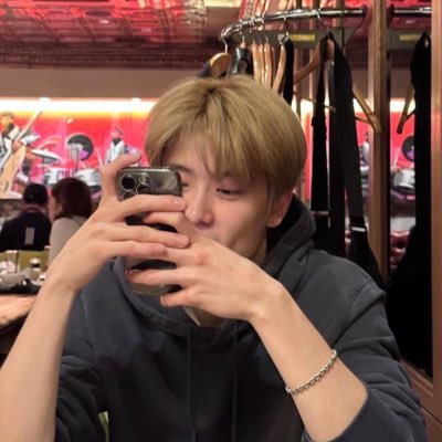 happiewithgor_'s profile picture. 𖠿 jeong fam 🍑🐰🐶🐰 * jaedo nomin