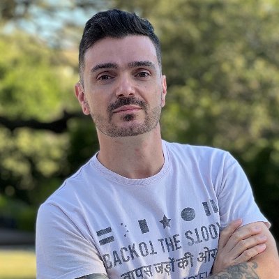 alediaz's profile picture. Passionate developer, Ssr Architect, Jr guitar player and Rookie snowboarder/climber... interested in distributed systems, scalability and life's stuff