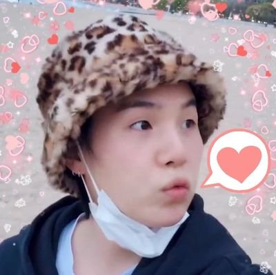 _ricewine_'s profile picture. 25 酒酿 | 隐身于人群 碎碎念日常 | 汉语&Eng |  𝑺𝑼𝑮𝑨 𝒐𝒇 𝑩𝑻𝑺💜 𝑨𝒈𝒖𝒔𝒕 𝑫 𝒊𝒔 𝒄𝒐𝒎𝒊𝒏𝒈 𝒃𝒂𝒄𝒌💜