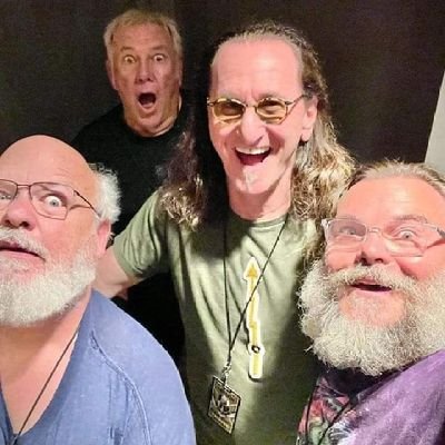 BootieKerr's profile picture. Love my Serena, proud father to Nick, Brett and Adam. Played football at USC, founder of DEFENSE KINETICS/KUAISHOU/Co-Author Idiots to Monsters