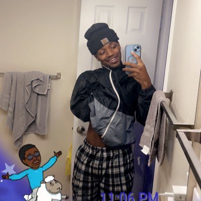 RobertG76195540's profile picture. yooo