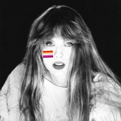 ✨lesbian. 💜swiftie. ❤️🔥taken. 🐍rep stan. 🧣red stan. 🩷she/they.