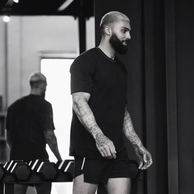 @Nike S&C Coach / PT (Instagram : @Veganshal) Mental Health Professional. (All views are my own)