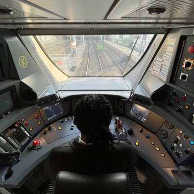 • 22 Ans • Conducteur de train pour TER Haut de France