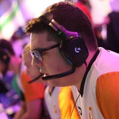 zenwinks's profile picture. Fullstack JS Developer 🧑‍💻 #M8WIN 💚🩷 Fier d'être Nantais 💛💚