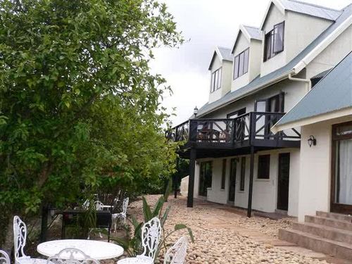 Beautiful holiday accommodation situated in the glorious garden route. Call us now for incredible rates and an amazing holiday experience! 0443826054/0825550820