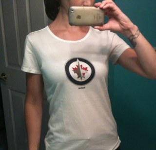 Professional wordsmith: Voiceovers, Writing, Hosting.
I like music 🎶 & food.
#Winnipeg
she/her