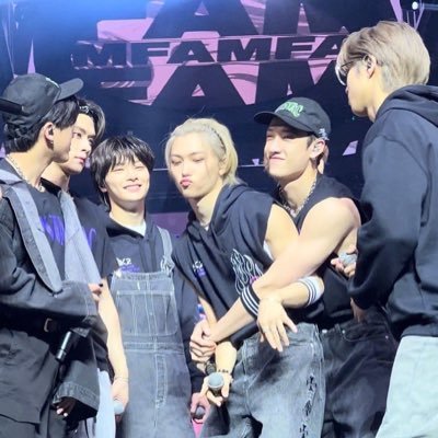 Just a girl obsessed with music movies and tv. Fan account at this point. She/her Multistan (mainly SKZ)