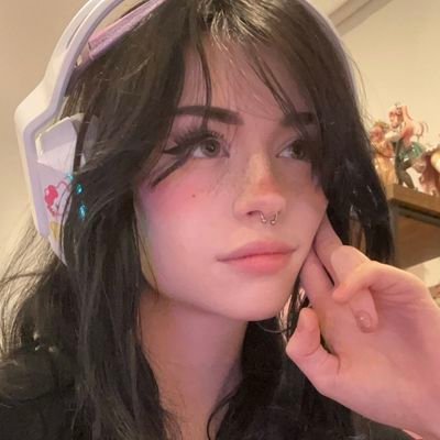 Jennybby943's profile picture. don't be shy to message me. I'll make you feel better