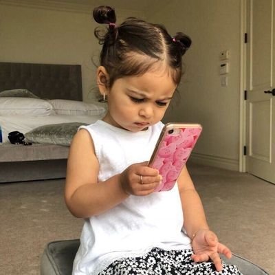 Baldly in love with the one who's altogether beautiful☺️
Degree🎓 bagged 💃
Fabulous individual😌
Varied interests, keep up🙃
Aesthetic value/appeal? Point me🙈