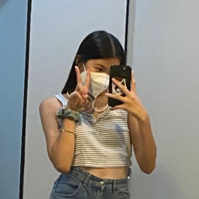 _uy_a's profile picture. bio? biography? biology?