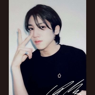 나의 친구여 시간이 흘러도
이 추억은 영원할 거야
PENTAGON SARANGHAE💜