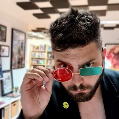 CEO de @tomosygrapas 
Divulgación masiva del Cómic en tu cara
CONTENIDOS: https://t.co/xsEMgHgZwn
LIBRERÍA: https://t.co/F7qLtZ1toM