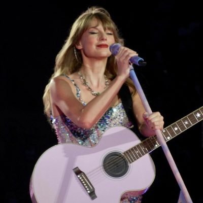 ermiemerlie's profile picture. she/her