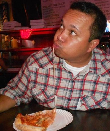 bigez2b's profile picture. I'm a little closer to the ground than most people...my parents left me out in the rain and I shrank.