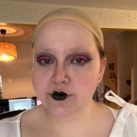 mik :) (@mikfoolery) 's Twitter Profile