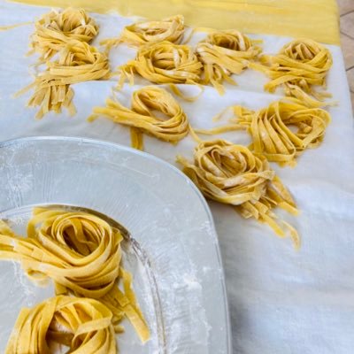 Ticino based food nerd! Kitchen has no barriers, but colors, scents, happiness and much love! - Blog: - https://t.co/riPe2Xzz0a