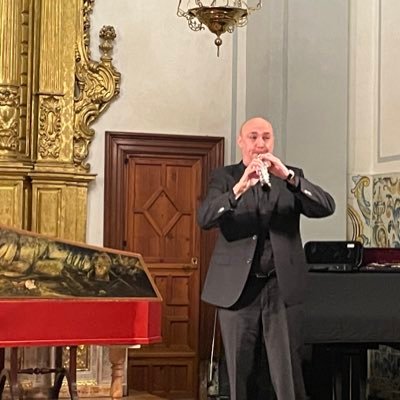 Músic. Professor d’oboè al CSMV. Aficionat a l’oratge i a la història. Anem cap a Ítaca!