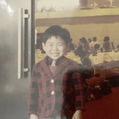 元エホバの証人2世。小1伝道者。小6水没。大会に何度か登壇。RP&奉仕の僕&必要の大きな会衆へ移動、うつ発症、FO後、プロテスタントを経て、現在は名ばかり正教徒。写真は関西大会ホール(水口)にて。父は元長老(断絶済)。母はうちなんちゅ(現役JW)。