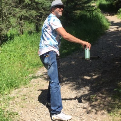 Damn Blue check does nothing for me. If I follow you its because you already said something I liked. Interaction more likely to get follows, retreats and likes