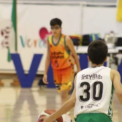 Sevillano, jugador de baloncesto y SEVILLISTA
💪💪