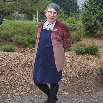 Evelyn McManis. she/her. 🏳️⚧️ Velvety Tyrant. Bookseller. Rare Books, fanzines, pop culture, trains, media tie-ins
