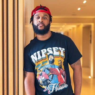 A walking paradox • On a mission to become the best version of myself. Exploring my curiosity and sharing what I learn along my journey of self-mastery • ΑΦΑ