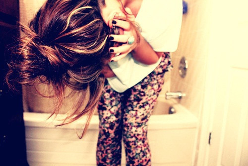Two girls who tweets about just random stuff about a life from a teenager. (ll)