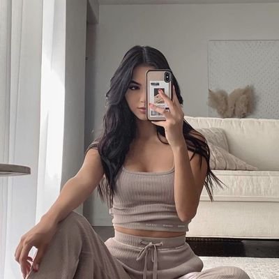 RL | 20 años// modelo//francesa//para todos pero no con cualquiera//