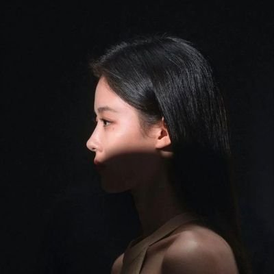 txtdarinara's profile picture. ⠀⠀ 𝗜𝗟𝗟𝗨𝗦𝗢𝗥𝗬 ⸙͎.` 1 9 9 9 : 𝓉he moon taught me there is 𝑏𝑒𝑎𝑢𝑡𝑦 in darkness too that even when I don't feel whole, I am enough. ઇઉ