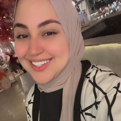 انا جيت هنا اكلم نفسي فمش عايزه حد يدخل بيني و بينها.