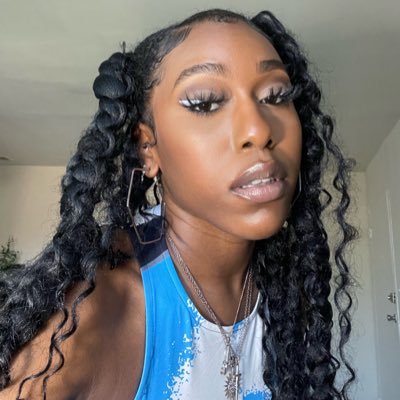 Licensed Esthetician (DMV) 👩🏽⚕️• Chowan Alumni 🦅 B.S. in Natural Science 🧪CEO of @Gleaux4Real Holistic Skin Care Essentials🧚🏽♂️🌱✨ •Ig:@AshaylaTaniya🌹