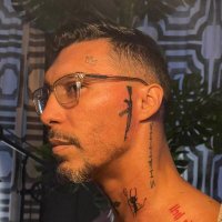 The R (@mranalizeher) 's Twitter Profile