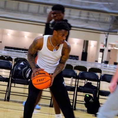 1of1💕 🦅6’0 point guard jacksonamarion9@gmail.com Cell number (912)-540-3288