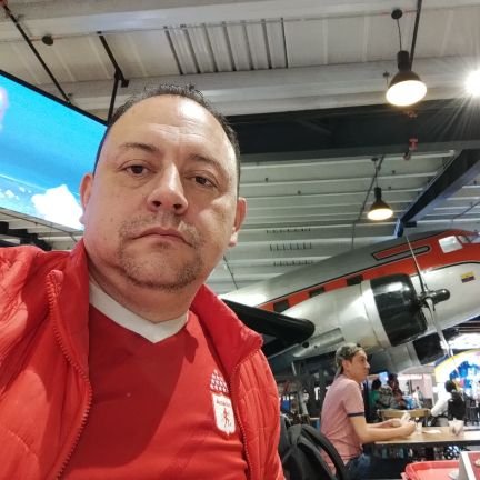 Fernandoortize's profile picture. Profesional Administrativo