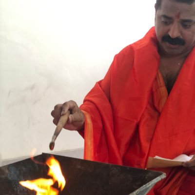 गिनीज़ रेकोर्ड होल्डर.. राजनीतिमें पद केवल सेवाके लिये तथा जीवनका अंतिम लक्ष्य,एक़ दिन संसार त्यागकर हिमालयकी गोदमें संन्यस्त होकर साधना करना .