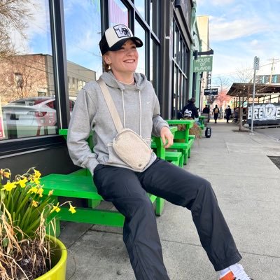 || PSU Softball alum || 🏳️🌈 || Aries || She/Her ||