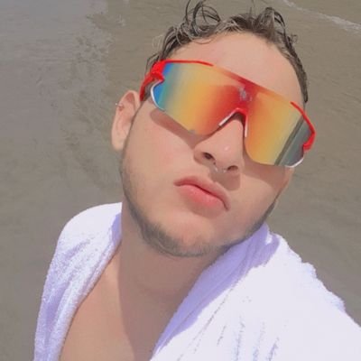 Soy un chico muy divertido y me gustaría hacer muchas amistades me puedes escribir con toda la confianza 🙃🫰🏻
