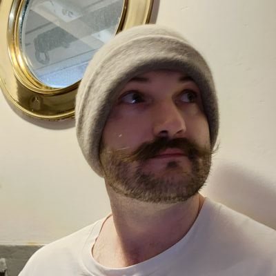 Snipes at stuff. Battlefield boi. Variety FPS/Gaming. https://t.co/XF1zNU7SZh
Aussie idiot.
Come Hangout Sometime! Dont be shy!