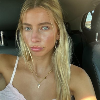 Carolynhubbard_'s profile picture. Carmel