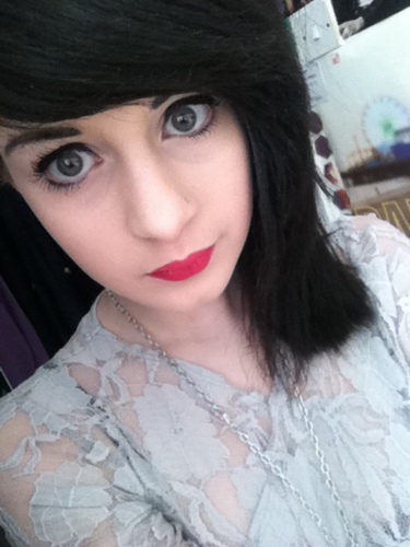 becca.15.snowt.peeve.music.art.marras!
ahaha, i know nowt about twitter, the crack here's abysmal and i'll always love facebook more, but aye, whatever :-)