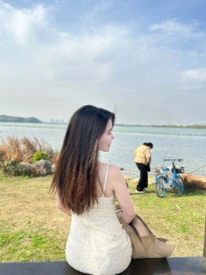 Whether it is sunny or cloudy, remember to give yourself a beautiful smile