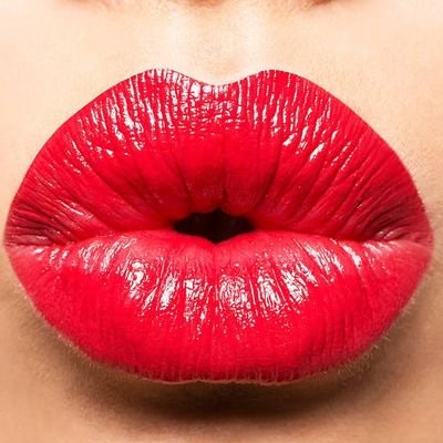 liahs_lips's profile picture. Yogi,hippie,tantra trainee,freelance developer/marketing strategist & kind of a slut. No grander plans beyond learning ruby & getting a decent badonkadonk asap