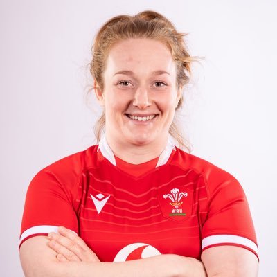 Qualified Physiotherapist 🏥 - Professional Athlete for Welsh Rugby Union 🏴 🐉 - Harlequins Women 🃏