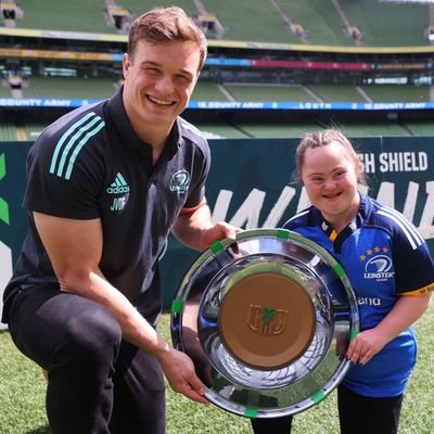 When life sucks😪 just smile😊 enjoying life as a tour guide for my sports mad heart worrior. Irish rugby 💚 Leinster rugby 💙 All Blacks 🖤